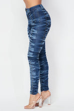 Load image into Gallery viewer, Baloa Ruched Jeans