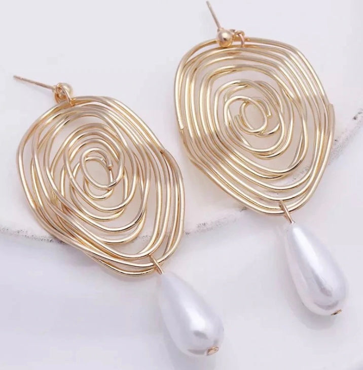 Modesta Pearl Gold Earrings